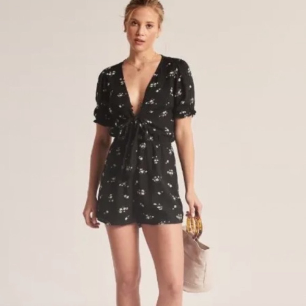 A&F tie front button down floral romper.